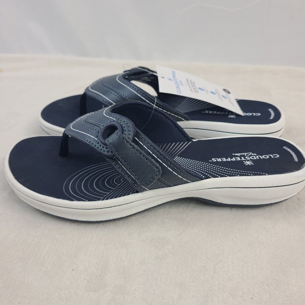 NEW Clarks Cloudsteppers Women's Navy Marine Thong Sandals Size 6 Cushioned Sole - Picture 5 of 7